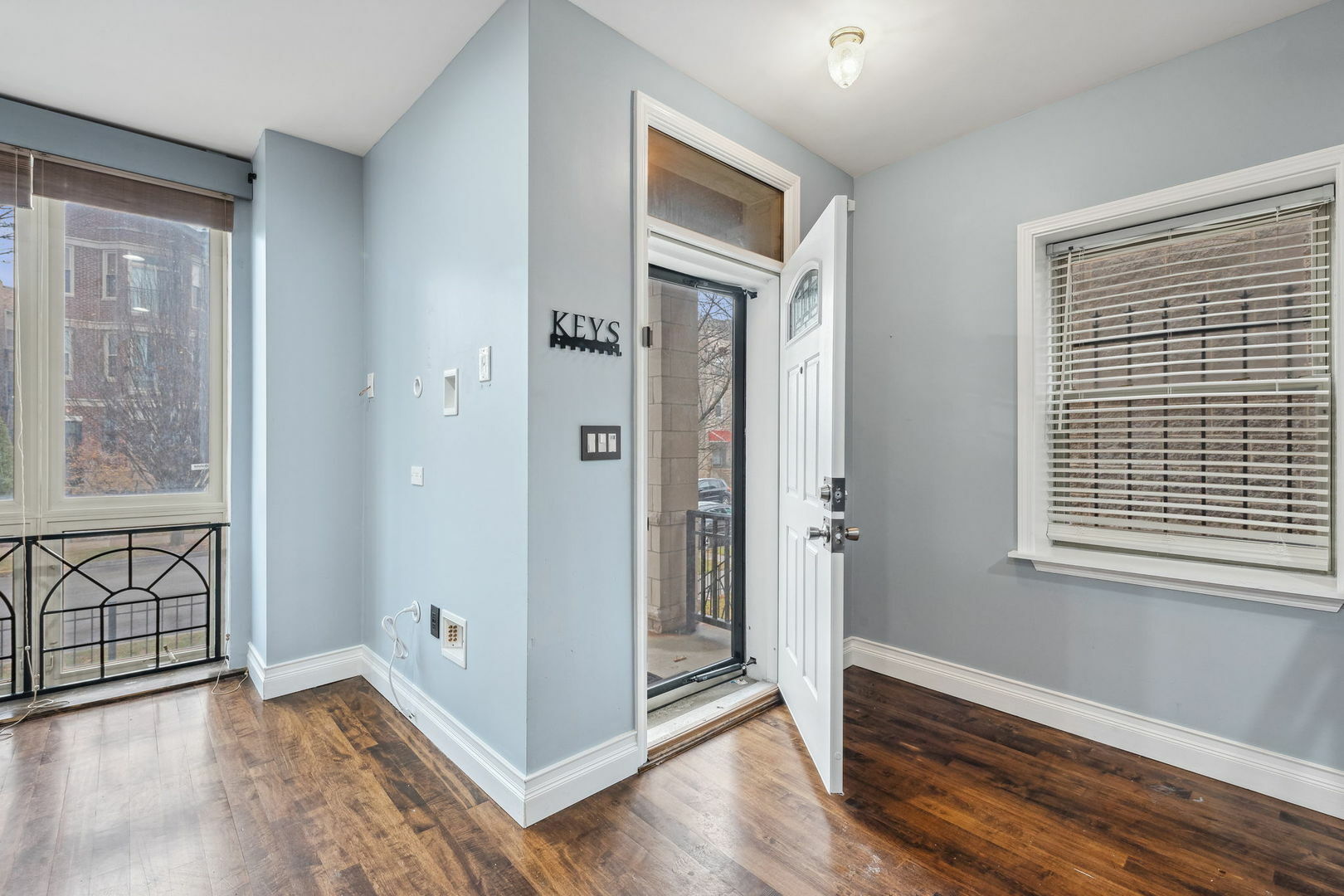 Property Photo: 4528 S Saint Lawrence Avenue IL 60653