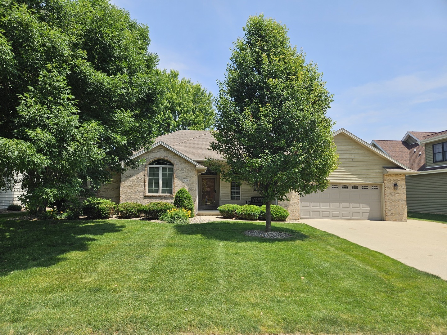 210 Barrington Drive  Bourbonnais IL 60914 photo