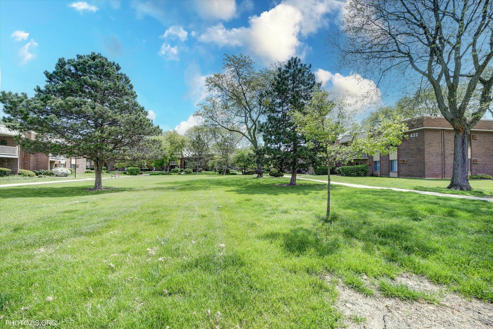 Property Photo: 461 N Jonathan Drive 204 IL 60074