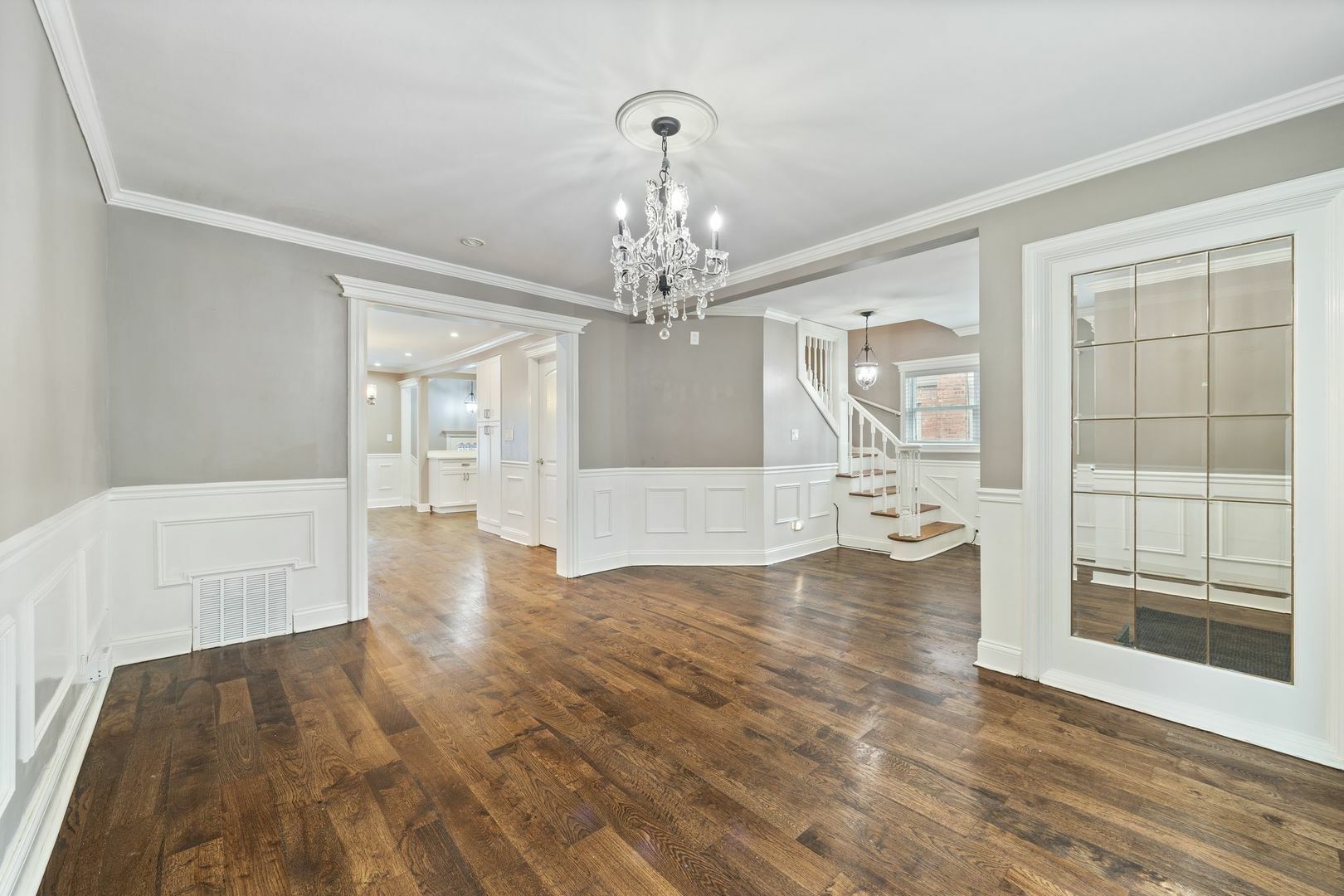 Property Photo:  5605 S Nordica Avenue  IL 60638 