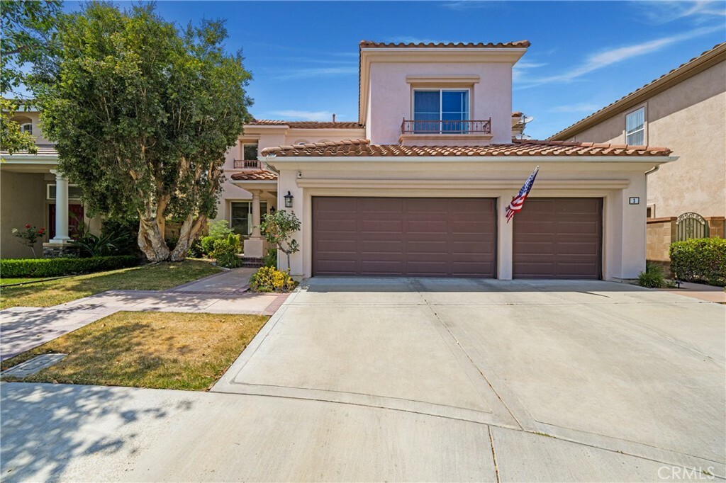 Property Photo:  3 Heatherwood  CA 92620 
