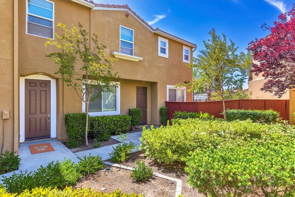 Property Photo: 27569 Viridian Street 1 CA 92562