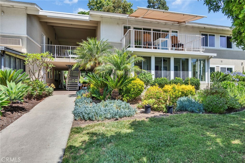 Property Photo: 521 Calle Aragon D CA 92637