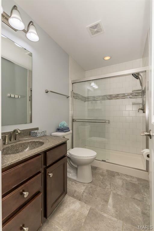 969 Silver Buck Lane  Chesterfield MO 63005 photo