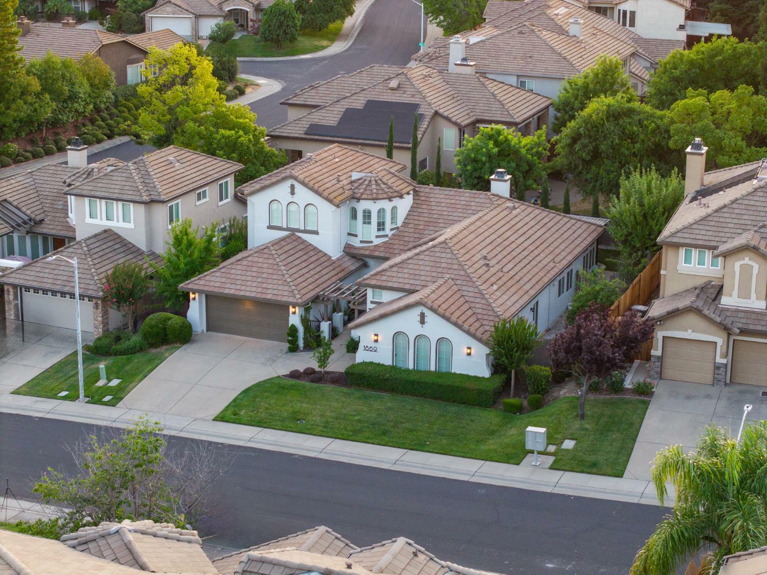 Property Photo:  1869 Grazziani Way  CA 95661 