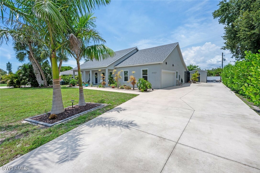 Property Photo: 10327 Pennsylvania Avenue FL 34135