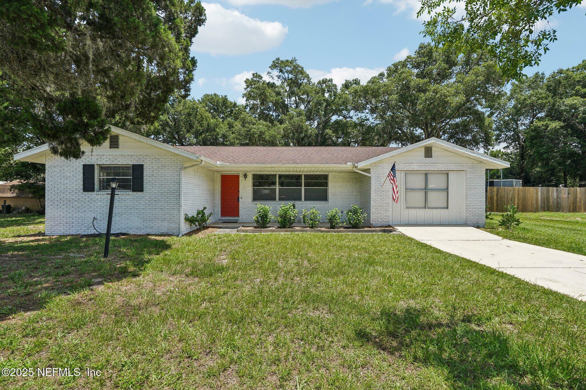 Property Photo: 645 Shady Lane FL 32656