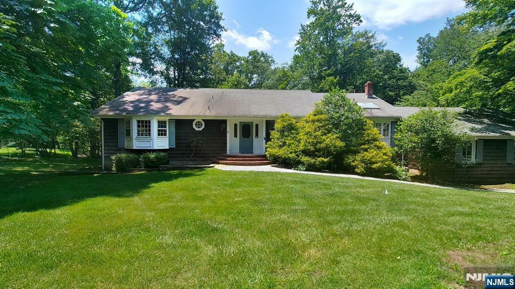 7 Anona Drive  Upper Saddle River NJ 07458 photo