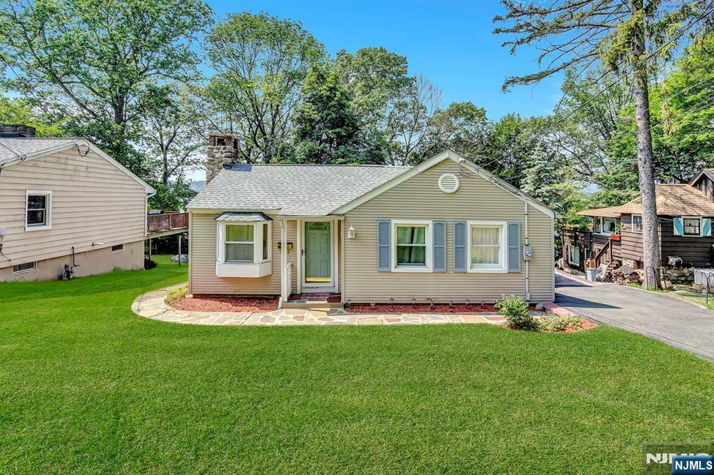 Property Photo: 76 Hillside Road NJ 07871