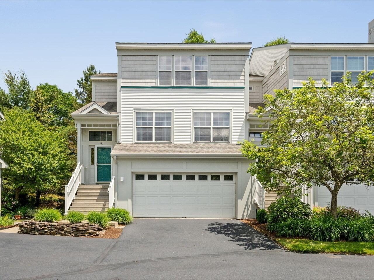 Property Photo:  137 Stonington Circle  VT 05403 