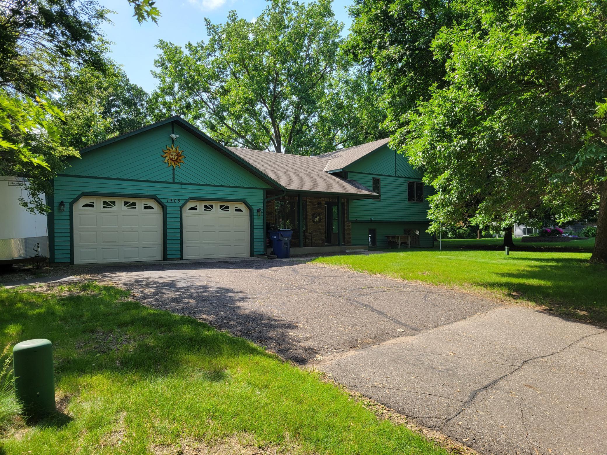 Property Photo: 1509 Oxford Lane MN 56303