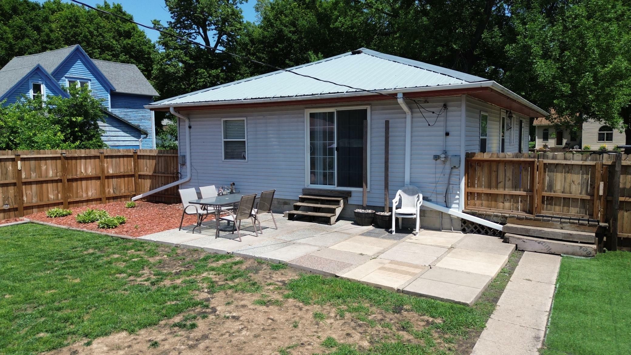 Property Photo:  524 1st Avenue SE  MN 56097 