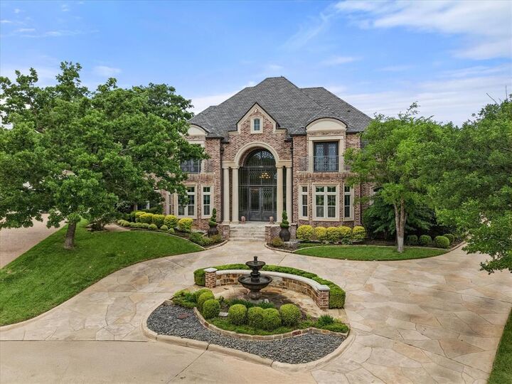 Property Photo:  5106 Oak Lane  TX 76017 