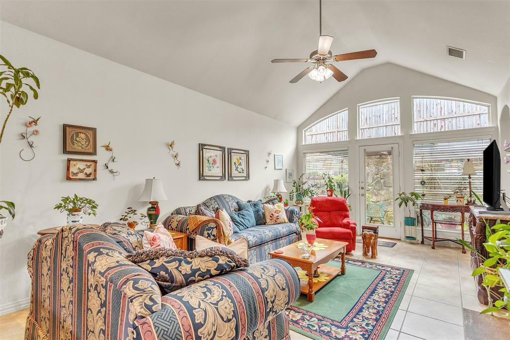 Property Photo: 7112 Middleburg Drive TX 75074