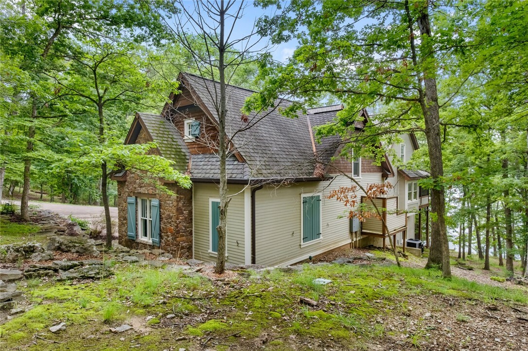 Property Photo: 150 Jackson Cove Crescent AR 72631