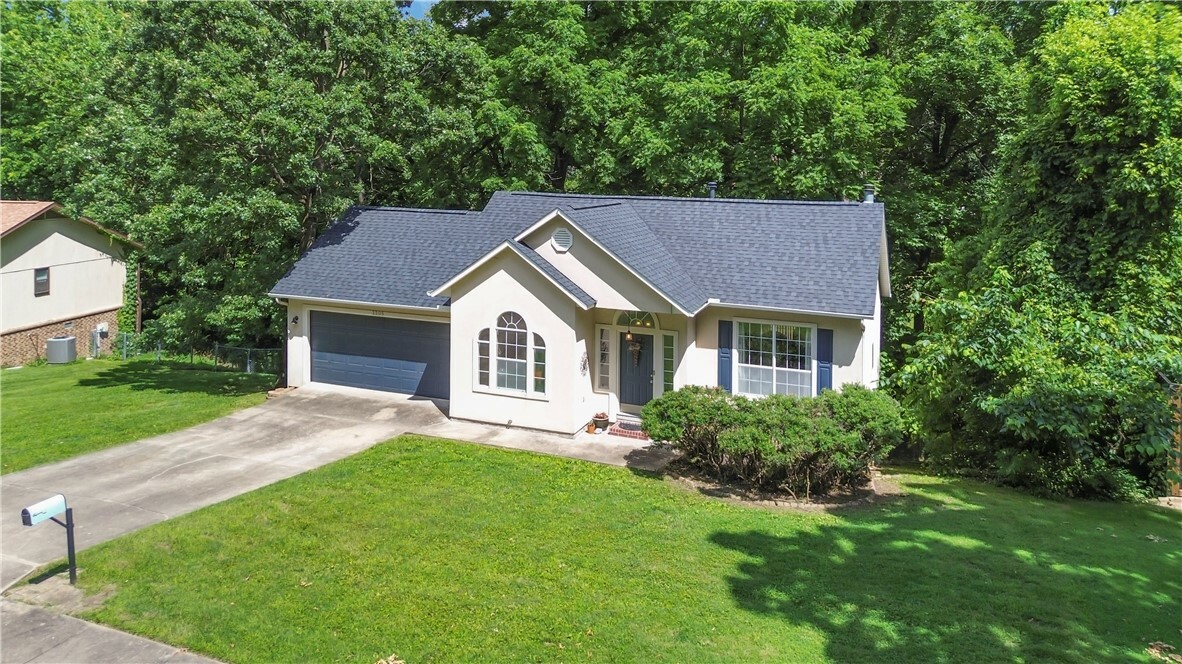 Property Photo: 2205 Vine Lane AR 72762
