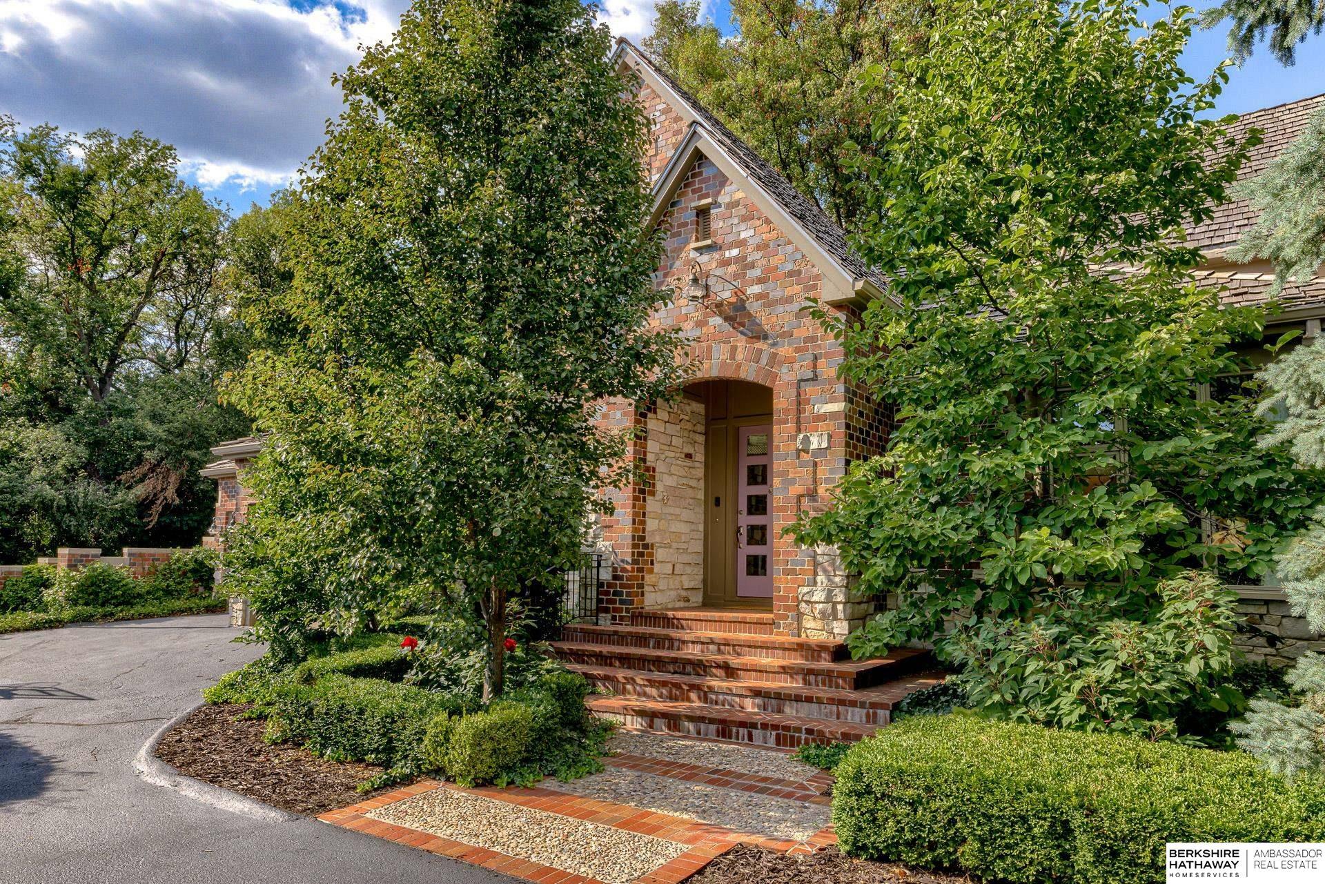 Property Photo: 310 S 89th Court NE 68114
