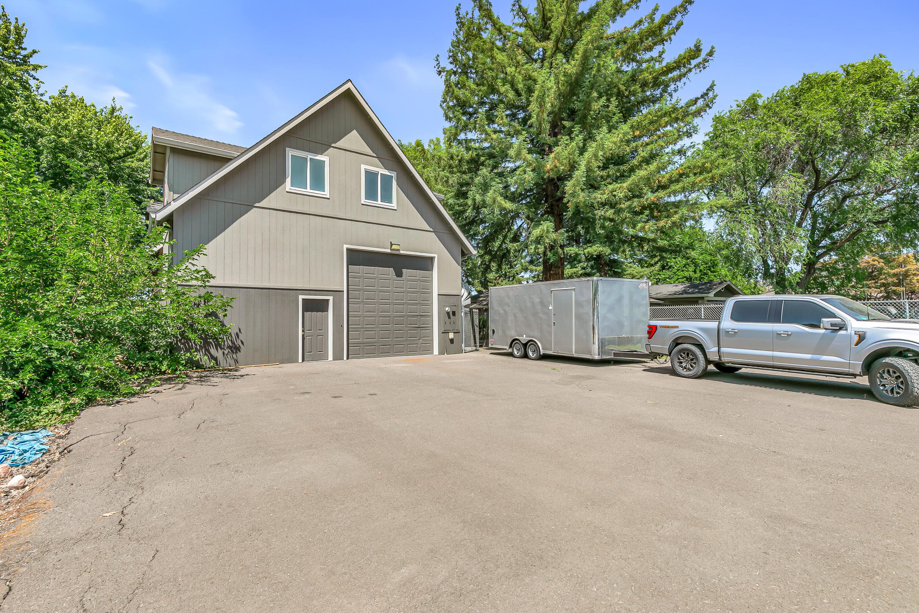 Property Photo: 2631 Delta Waters Road OR 97504