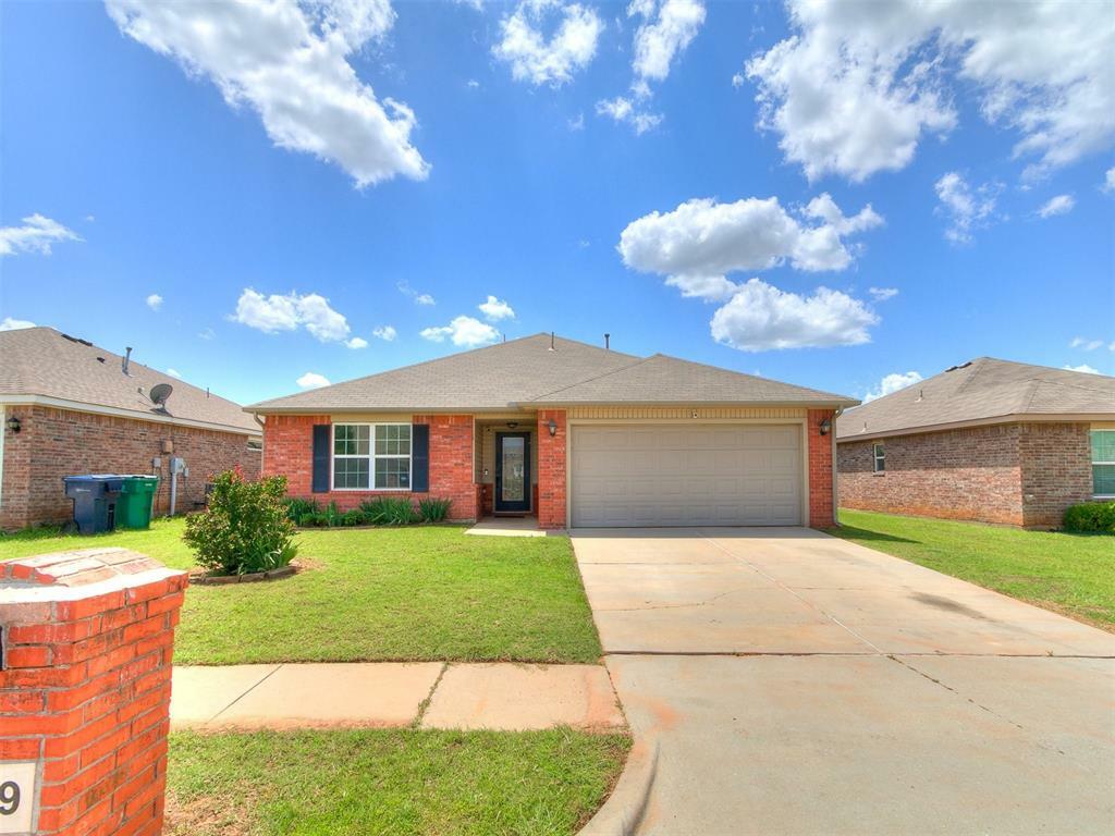 Property Photo: 2909 Thompson Farm Lane OK 73099