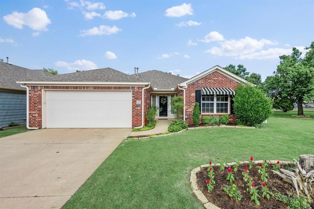 Property Photo: 2455 Manchester Drive 72 OK 73120