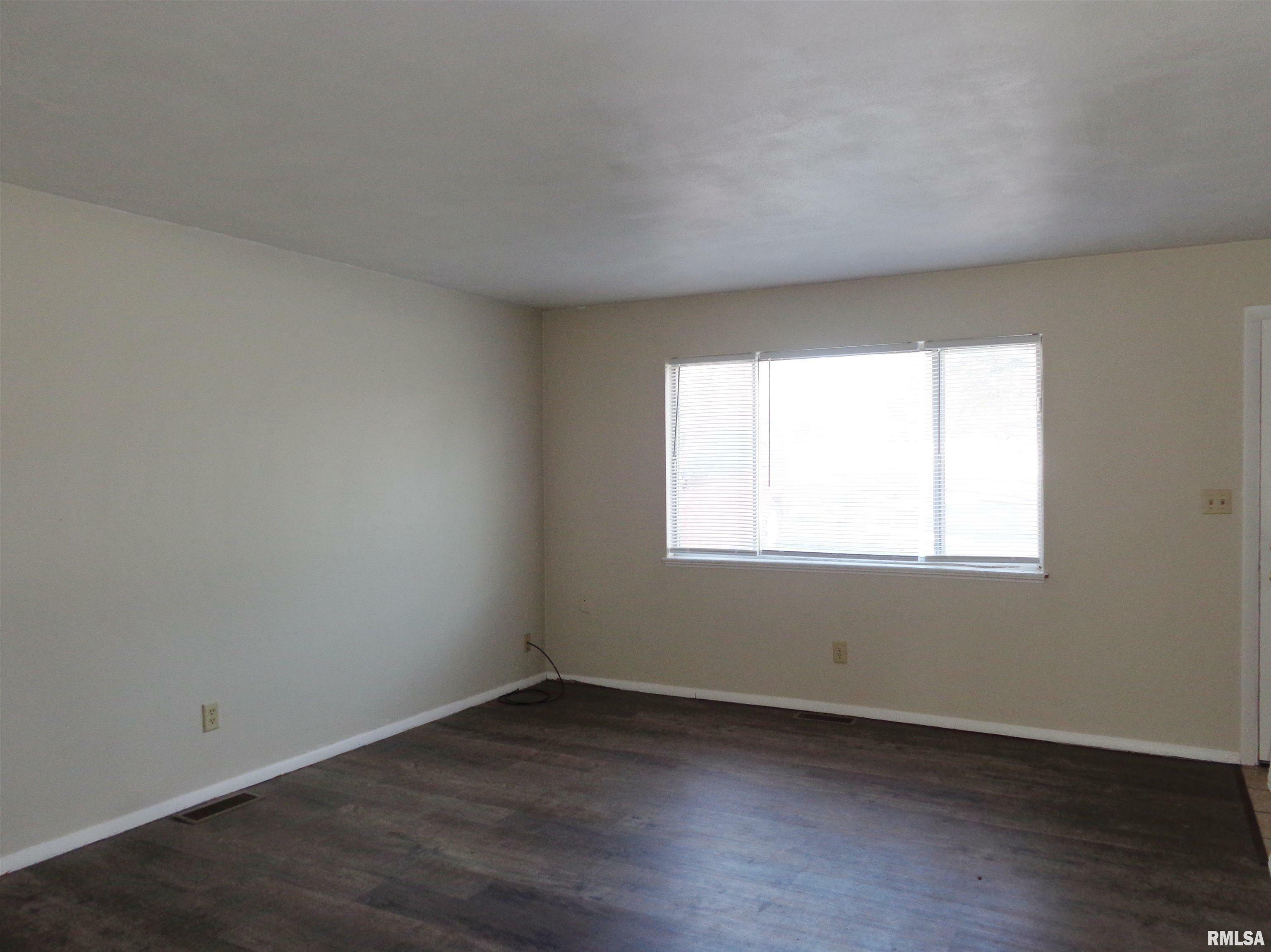 Property Photo: 4733 W Merol Court A IL 61604
