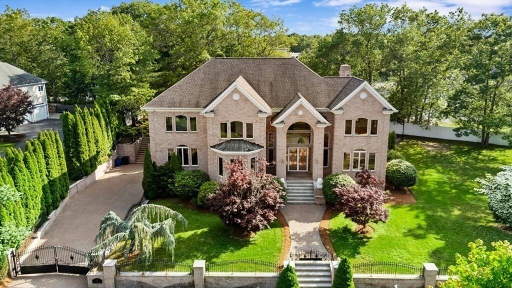 Property Photo: 5 Stagecoach MA 01940