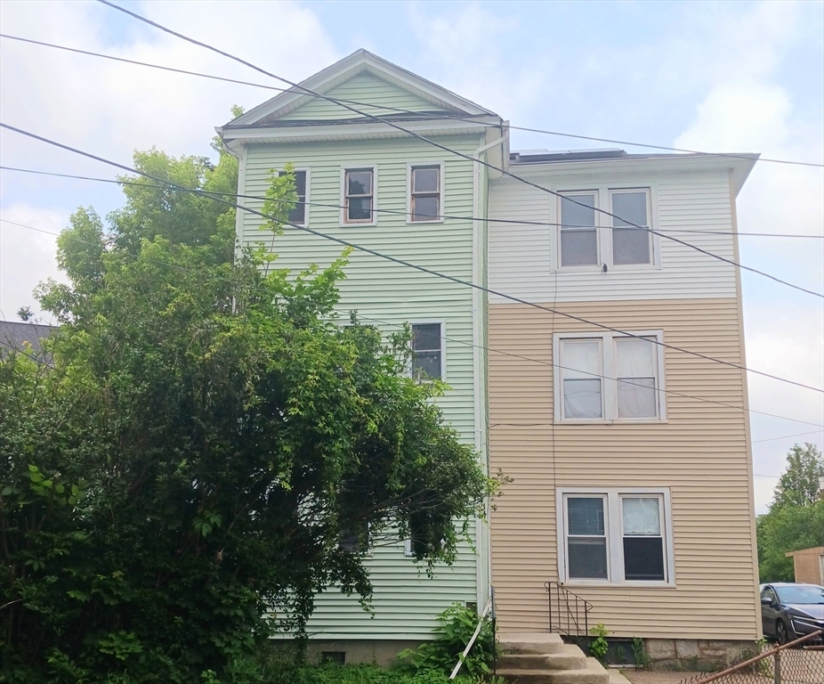 Property Photo: 14 Douglas Court MA 01603