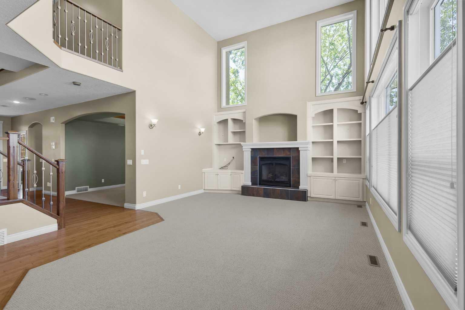 Property Photo: 86 Springborough Green SW AB T3H 5M5