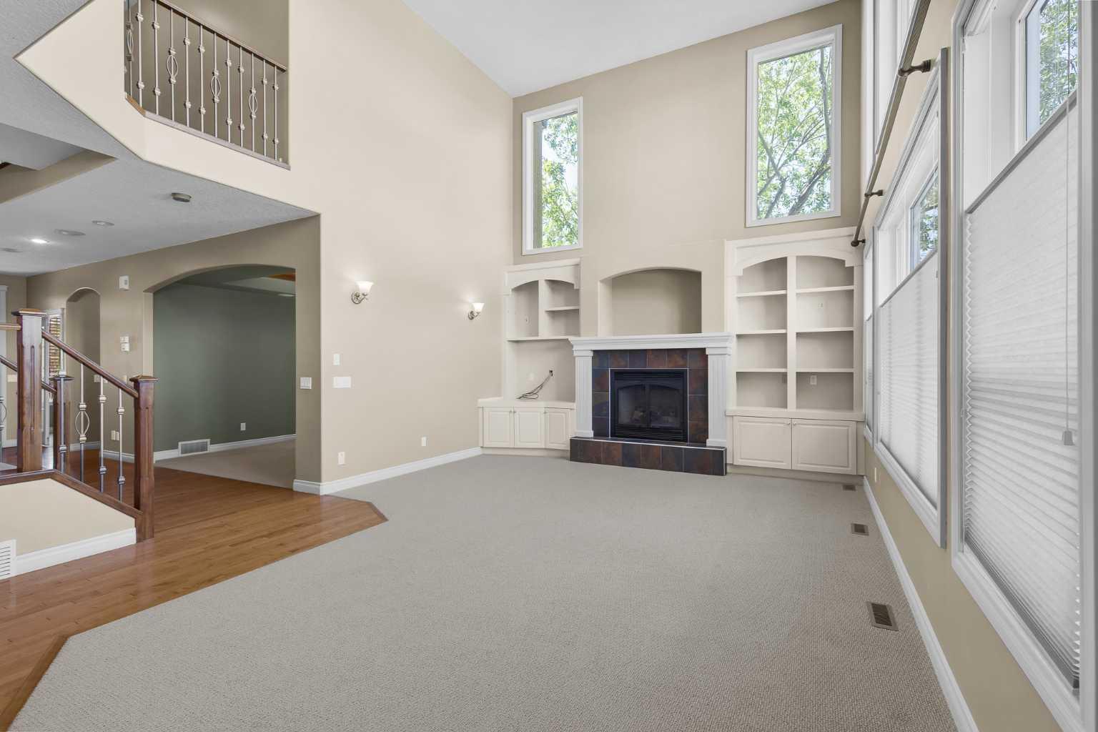 Property Photo: 86 Springborough Green SW AB T3H 5M5