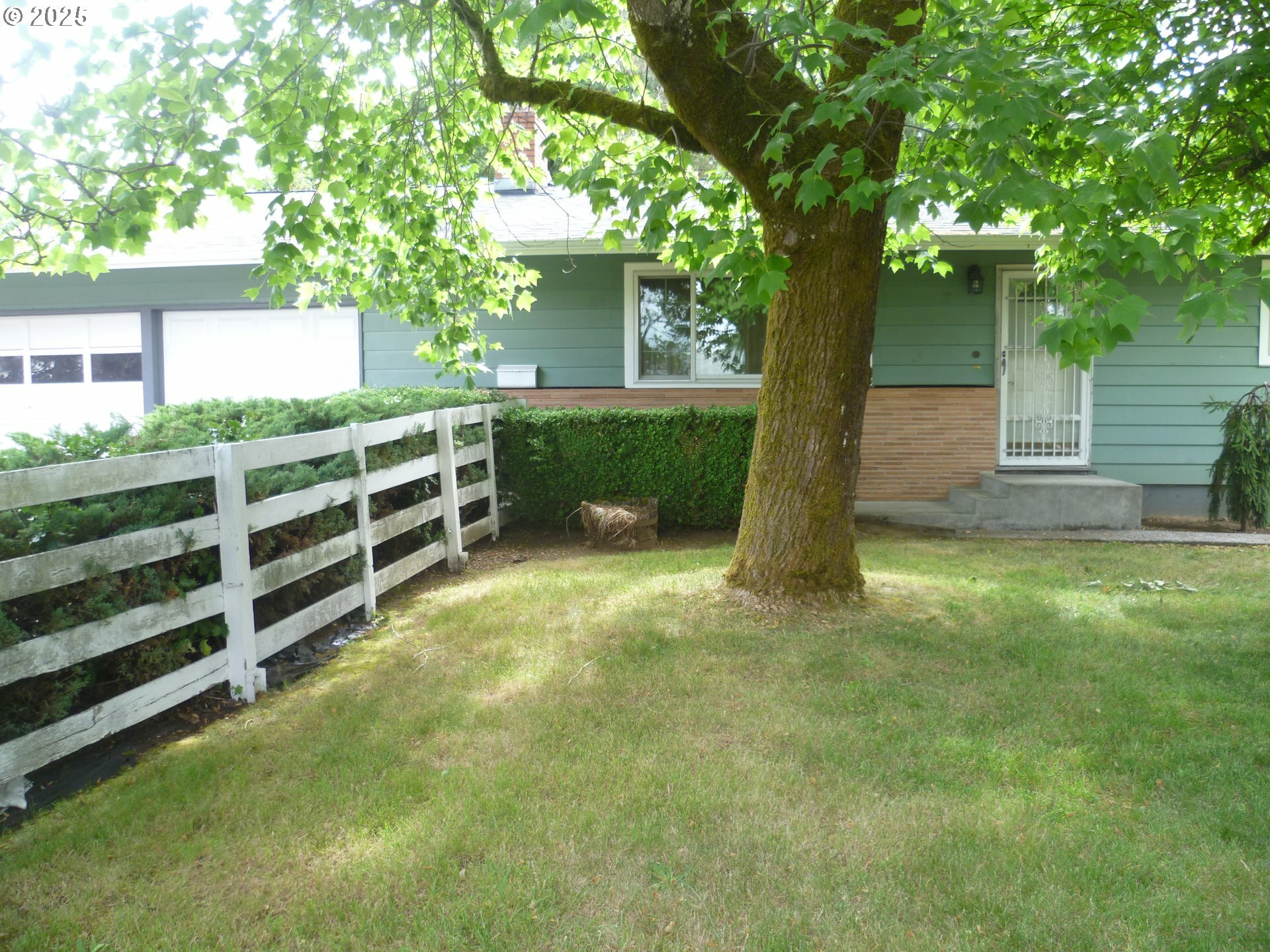 Property Photo:  6013 NE Bonner Dr  WA 98665 
