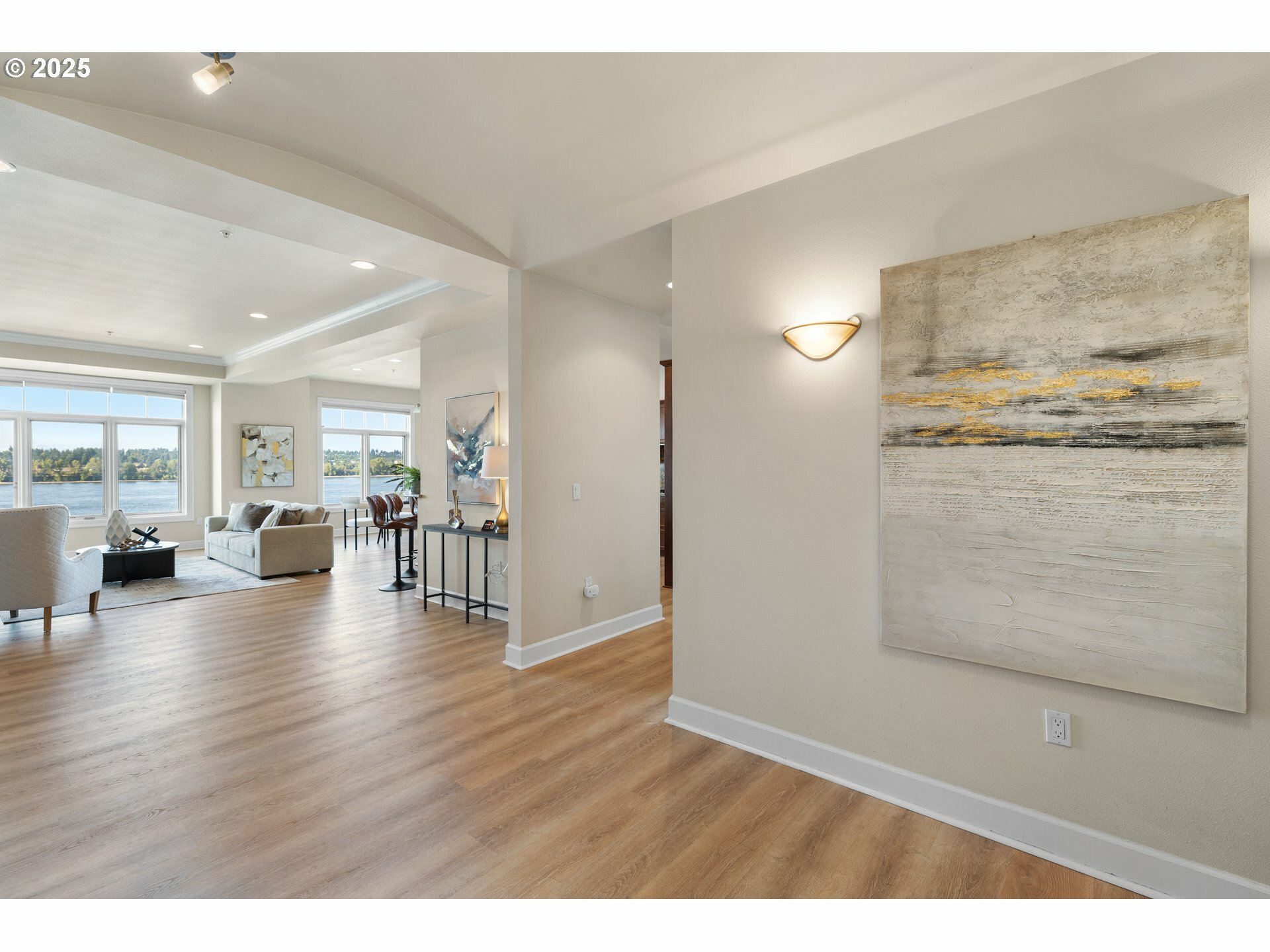 Property Photo:  707 N Hayden Island Dr 415  OR 97217 