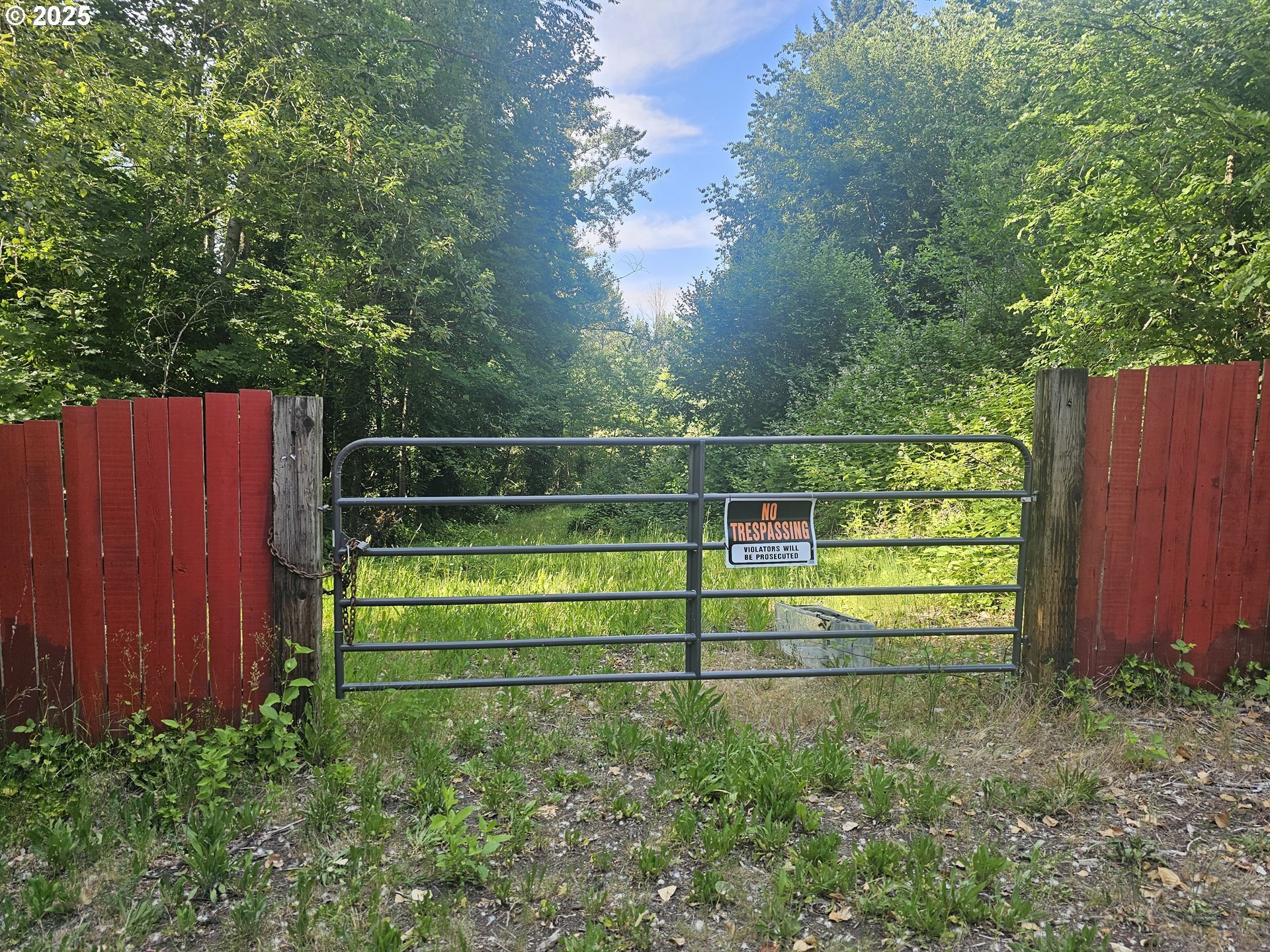 Property Photo: 1800 E 39th St WA 98663
