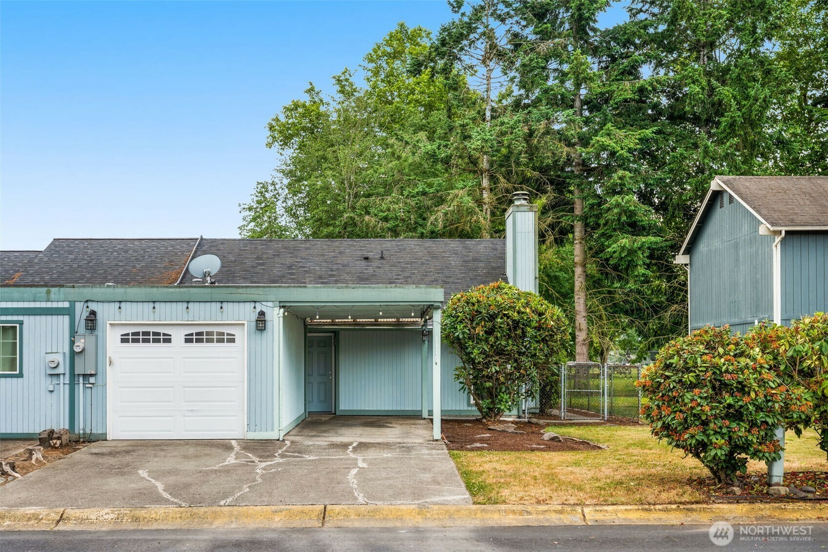 Property Photo: 1116 30th Street NE WA 98002