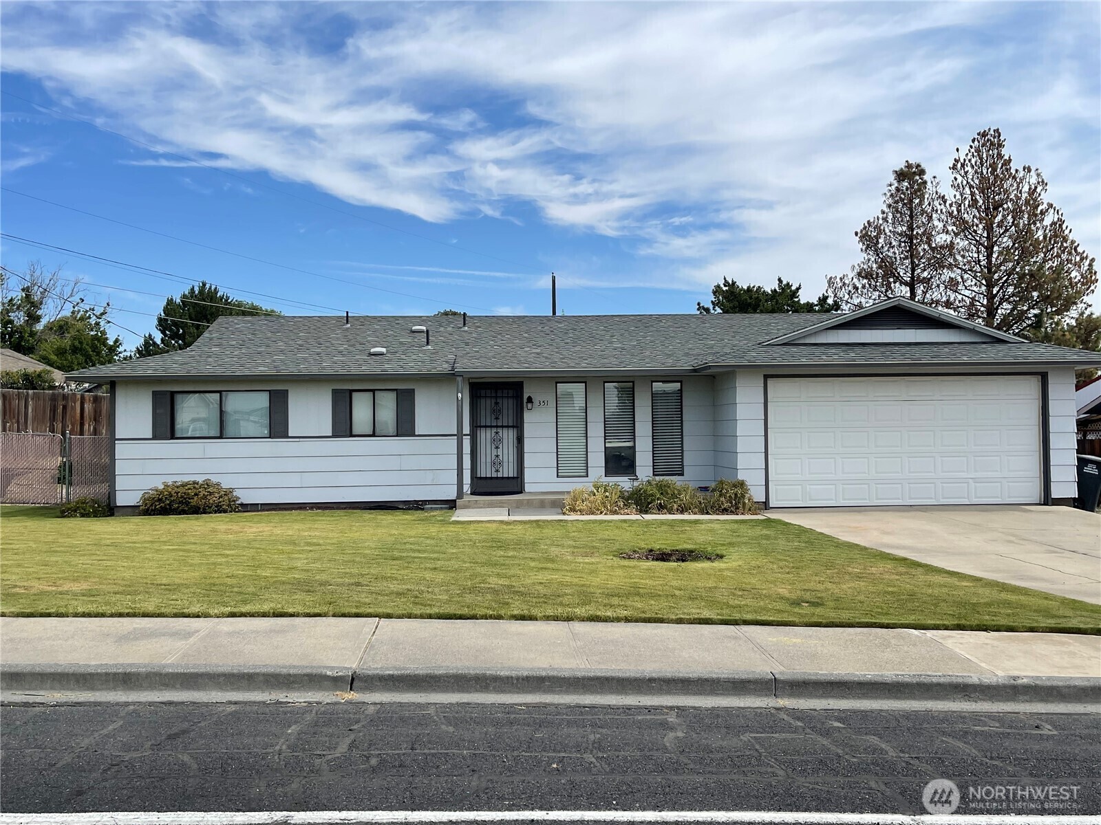 Property Photo:  351 N  Grape  WA 98837 