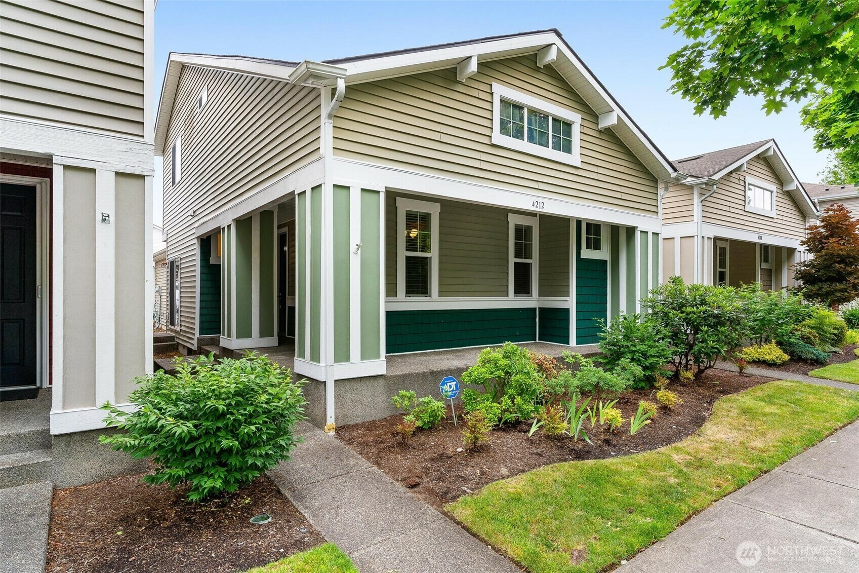 Property Photo:  4212  Edgewater Boulevard NE  WA 98516 