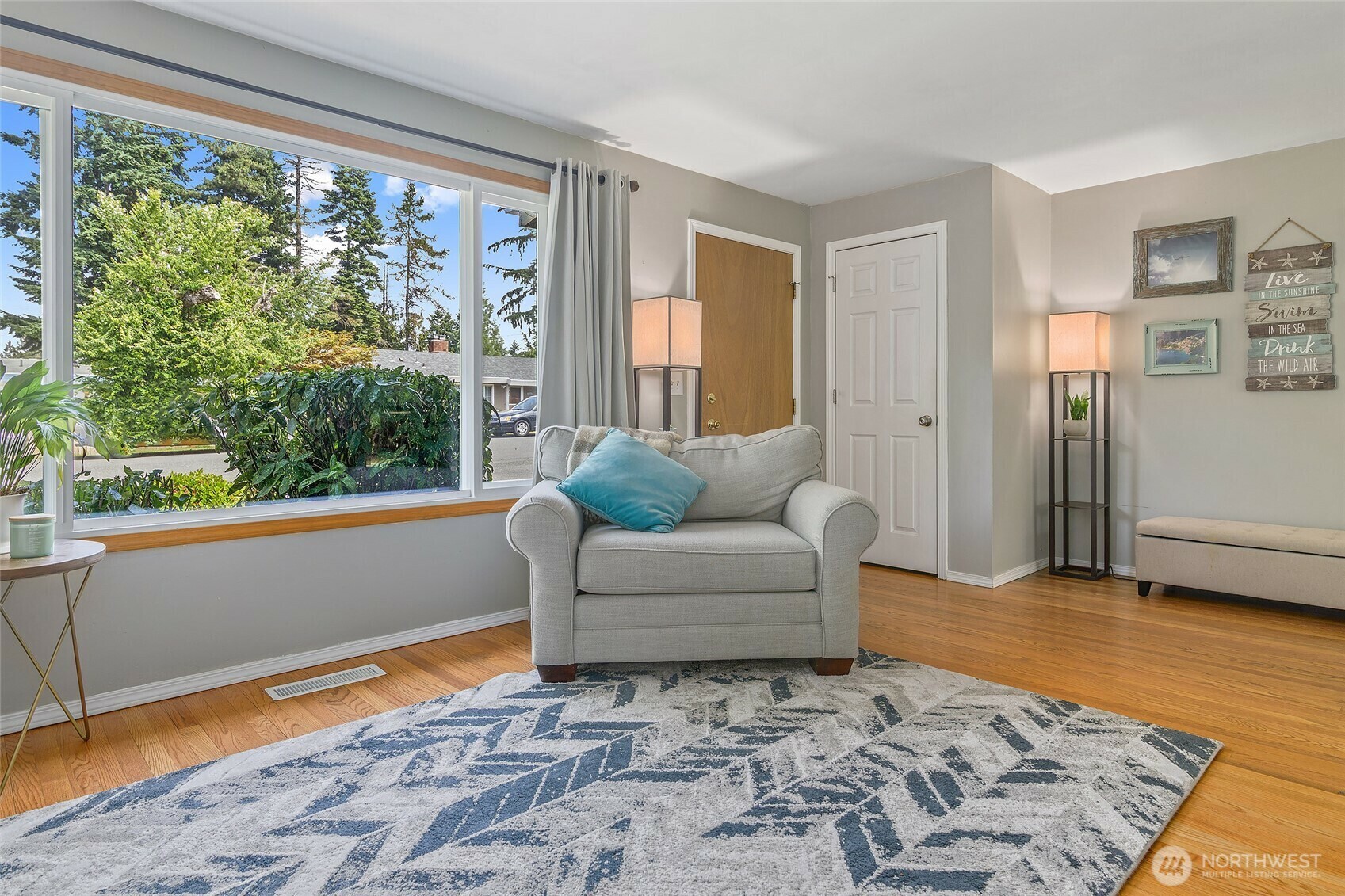 Property Photo: 3041 S 201st Street WA 98198