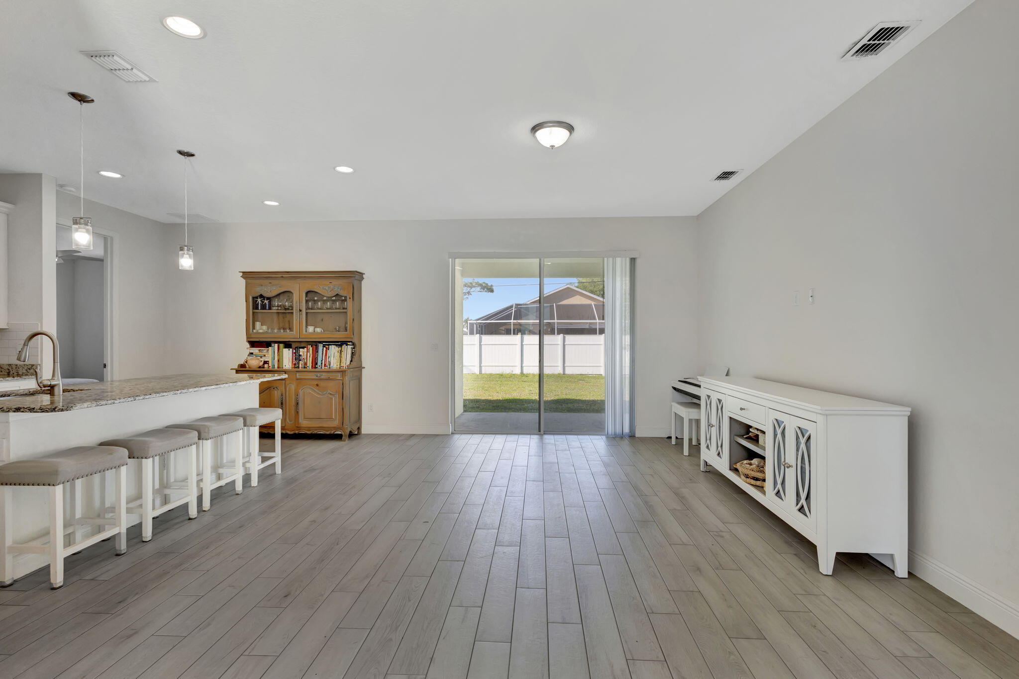 Property Photo: 774 SE Ablett Lane FL 34984