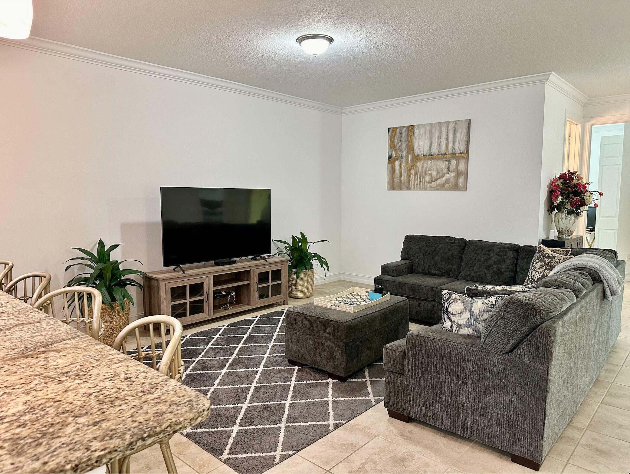 Property Photo: 6112 NW Cullen Way FL 34983