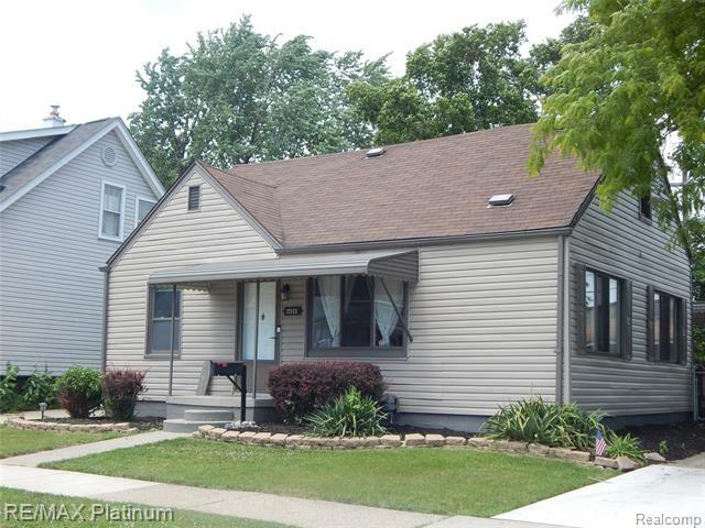 22133 Rosedale Street  St. Clair Shores MI 48080 photo