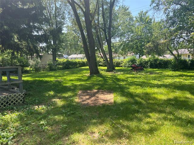 Property Photo: 45641 Wakefield Street MI 48317