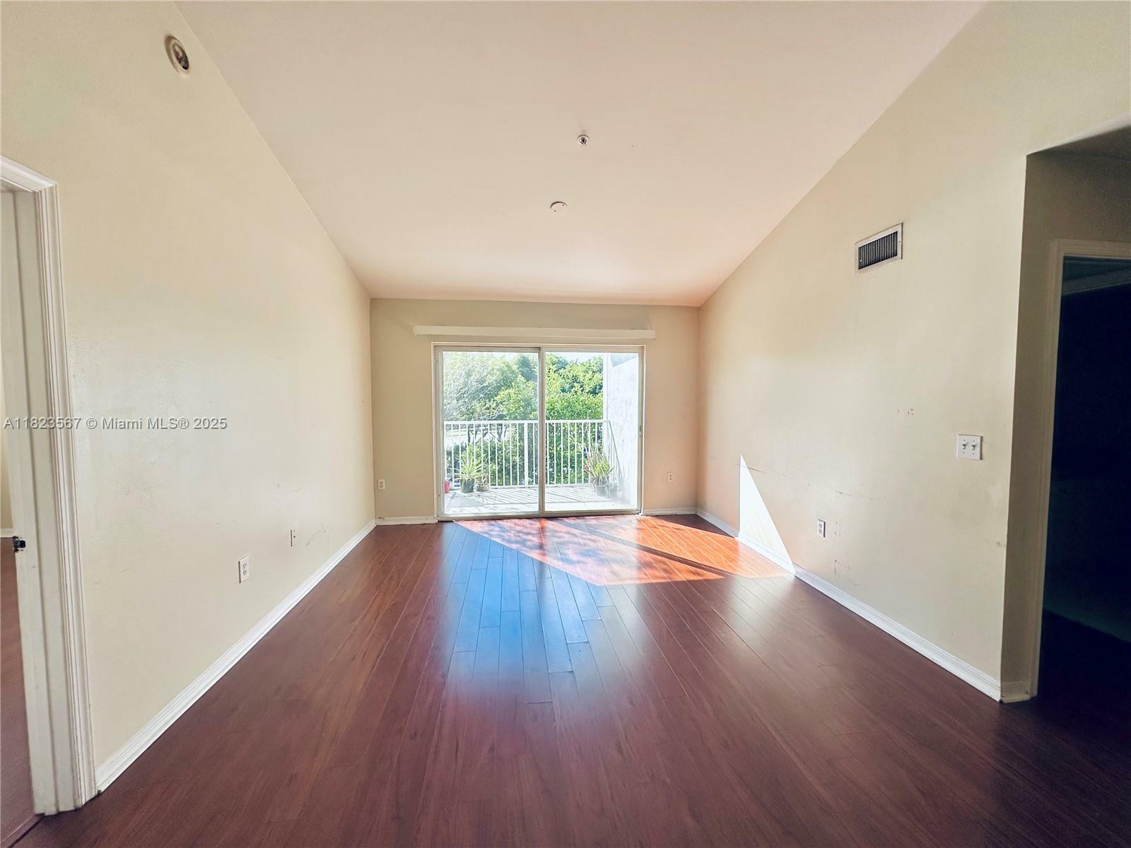 Property Photo: 11185 SW 6th St 303 FL 33025