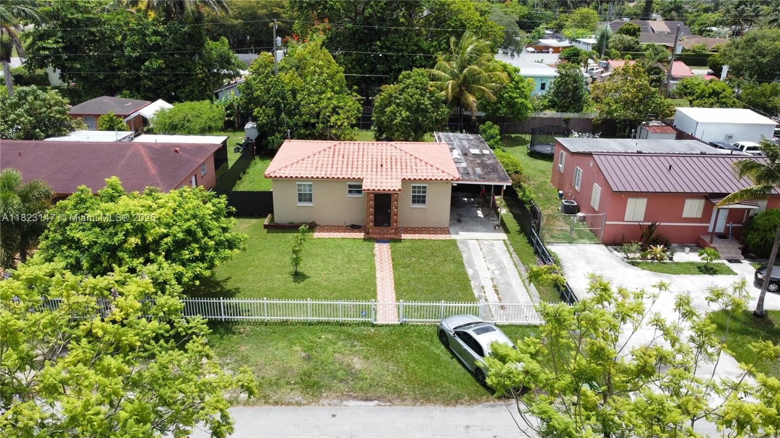 Property Photo:  926 NW 3rd Ave  FL 33030 