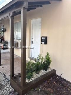 Property Photo: 2039 Taylor St A FL 33020