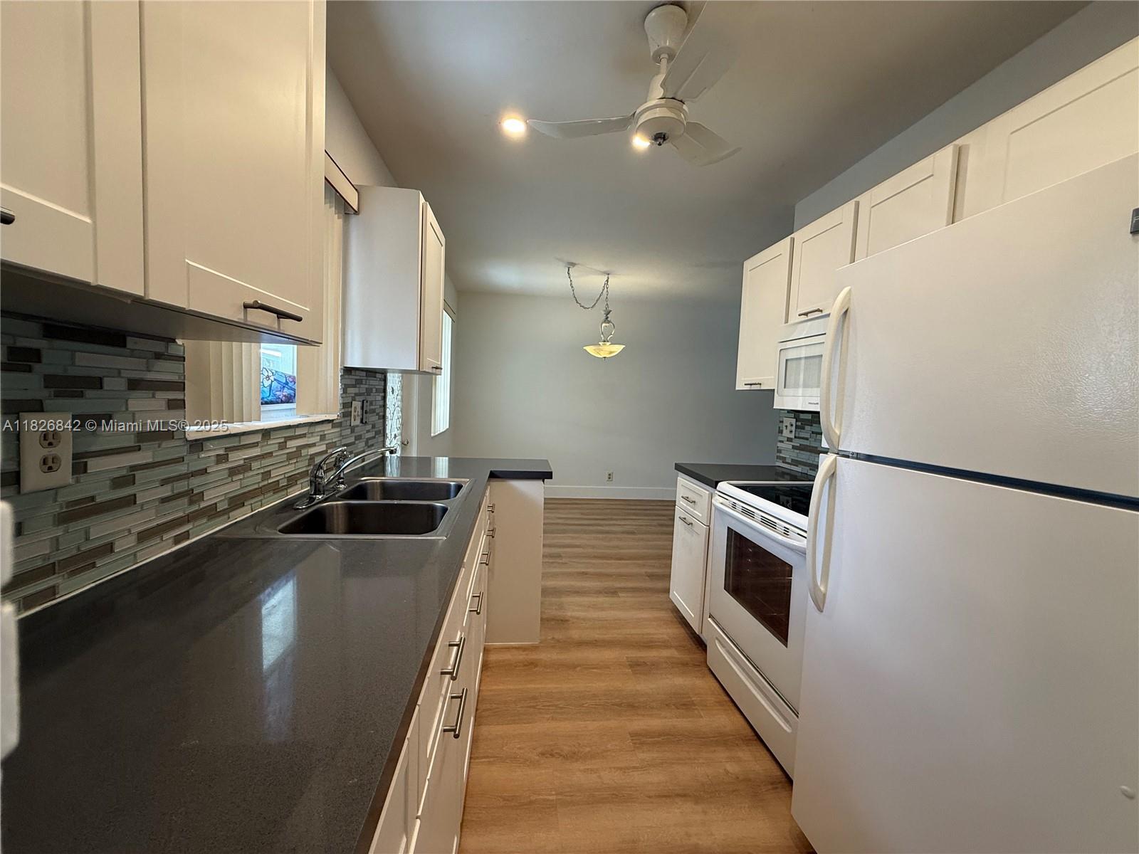 Property Photo:  2222 Jackson St 9E  FL 33020 