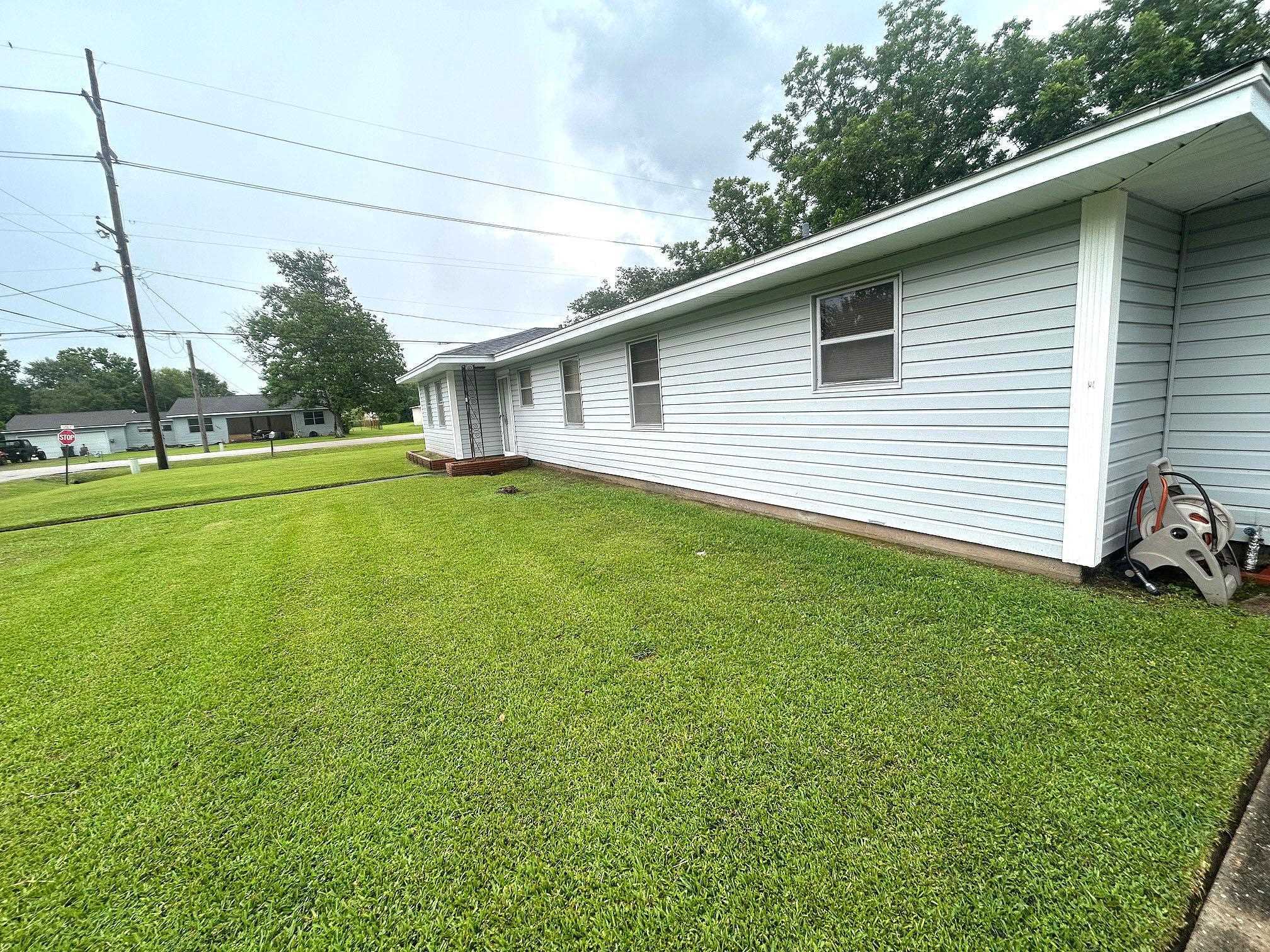 Property Photo: 205 Turner Ln TX 77611