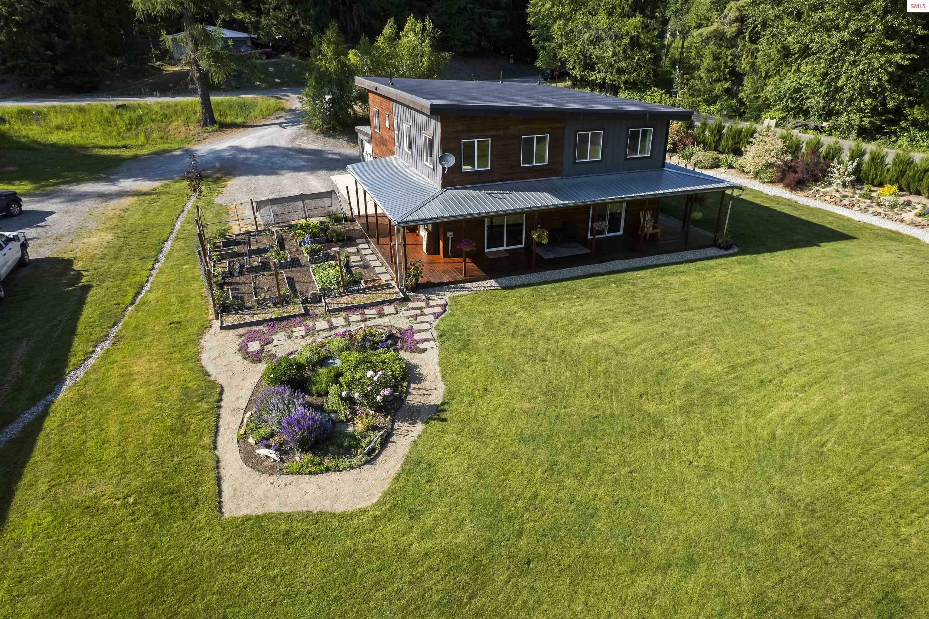 Property Photo: 925 Lower Pack River Rd ID 83864