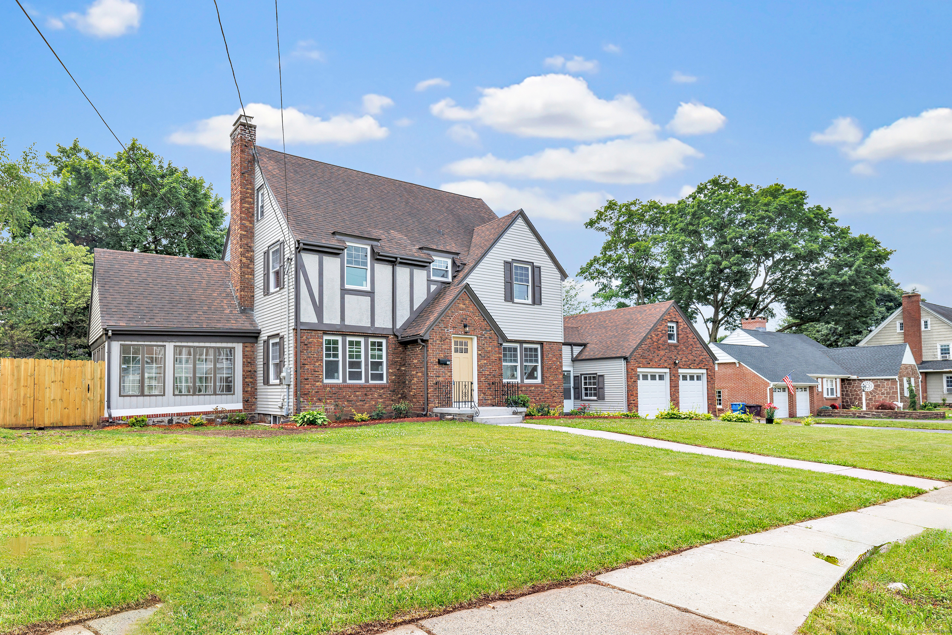 Property Photo:  108 Adams Street  CT 06052 