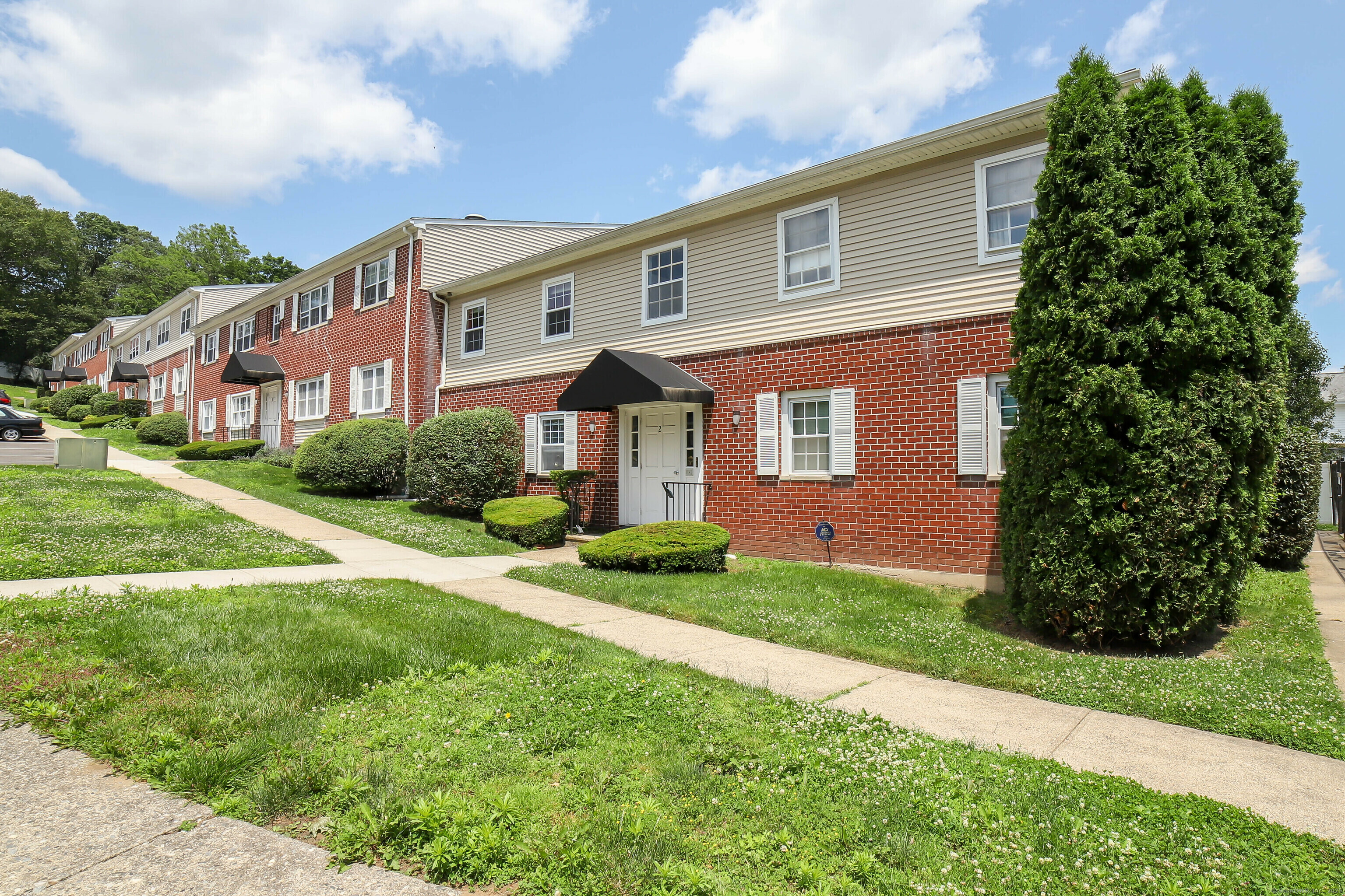 Property Photo:  50 Greenhouse Road 2A  CT 06606 