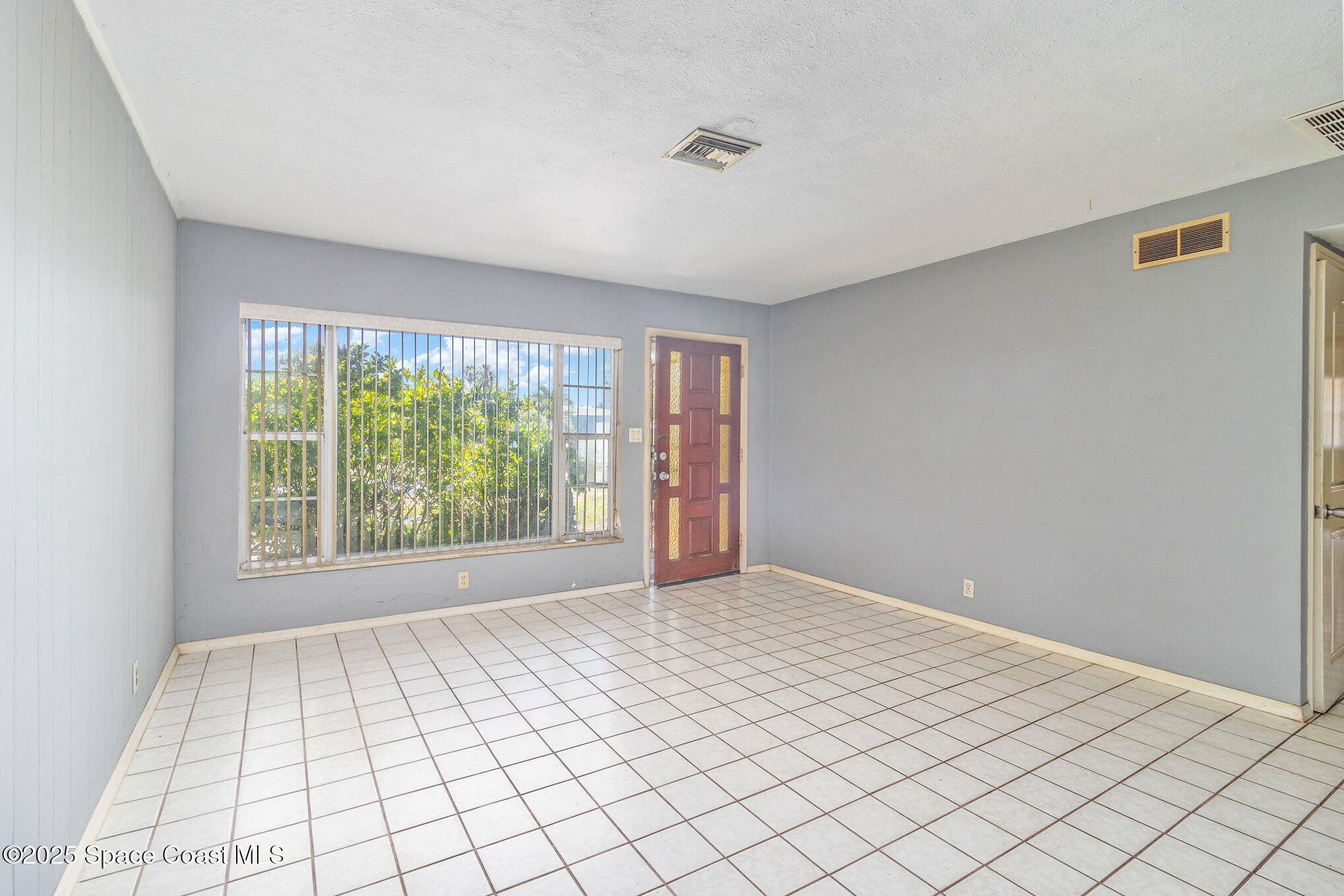 Property Photo: 770 2nd Avenue FL 32937