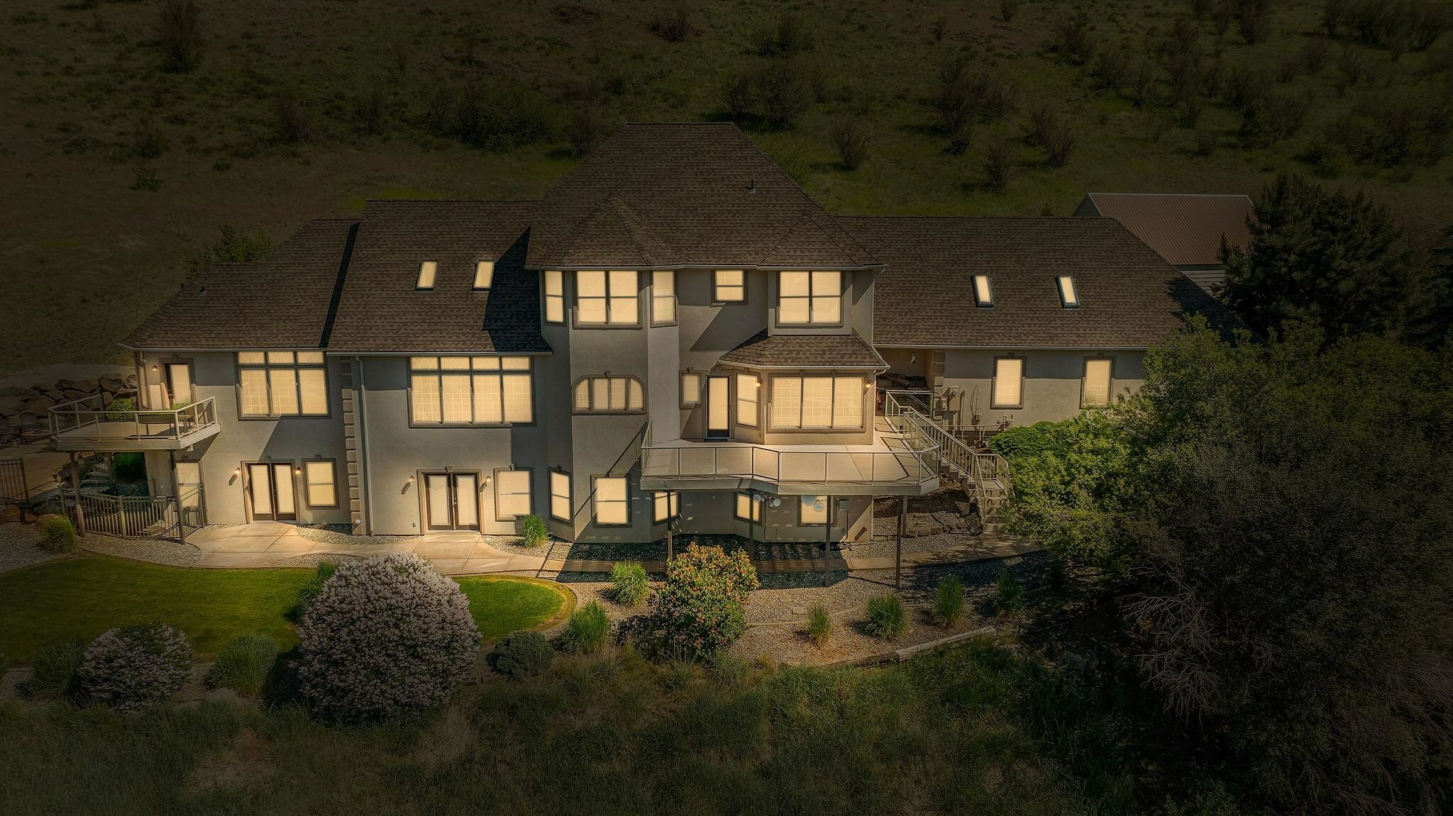 Property Photo:  20915 E Jesse Ln  WA 99016 
